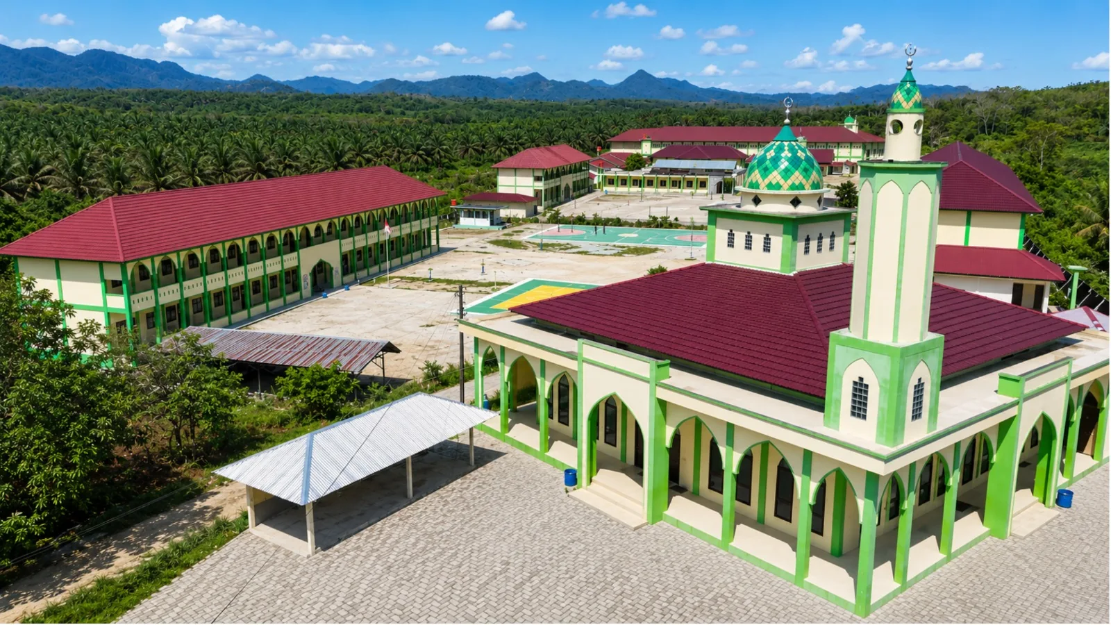 Kompleks pesantren dan masjid